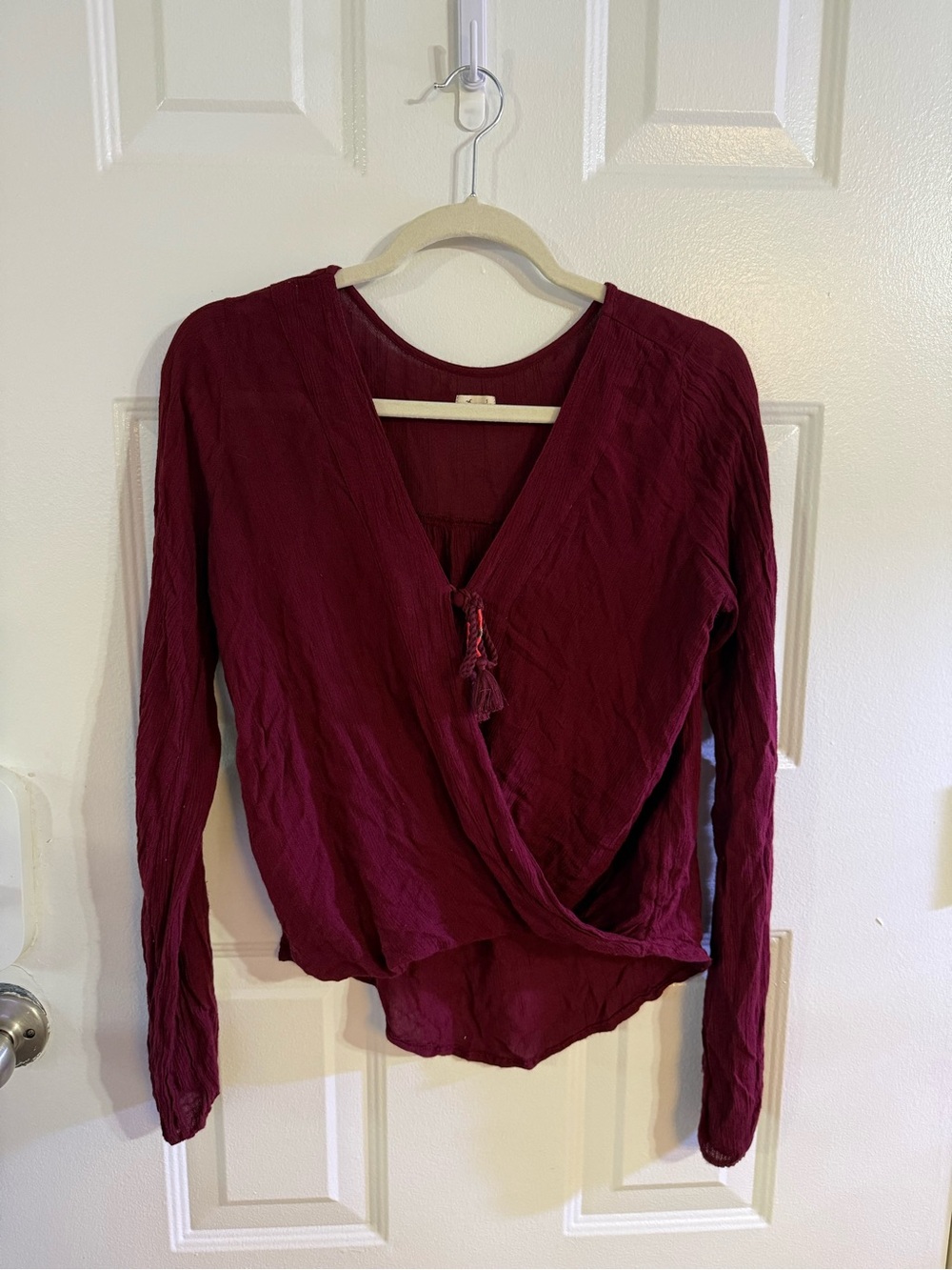 Hollister Burgundy Crinkle Gauze Wrap Blouse Boho Tassel Tie Long Sleeve Top S
